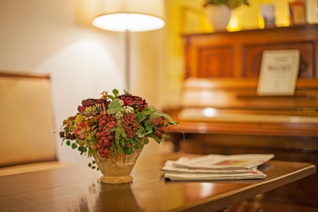 Hotel Mozart Бонн Экстерьер фото